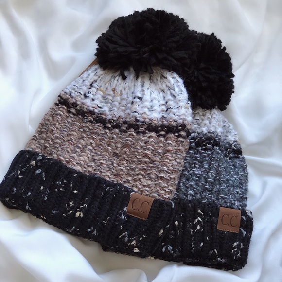 Last 1️⃣ CHUNKY MULTI-TONE POM BEANIE - Picture 3 of 5